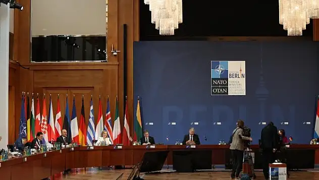 Çavuşoğlu, NATO Gayrıresmi Toplantısı sonrası basına konuştu