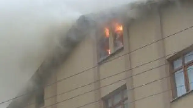 Çıkan yangın itfaiye ekiplerince söndürüldü