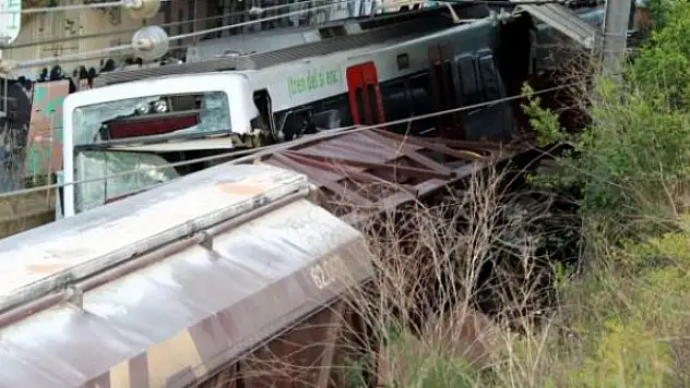 İspanya'da tren kazası: 1 ölü, 85 yaralı