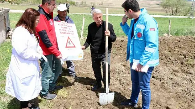 Kırsalda yaşayan vatandaşlar keneye karşı bilgilendirildi