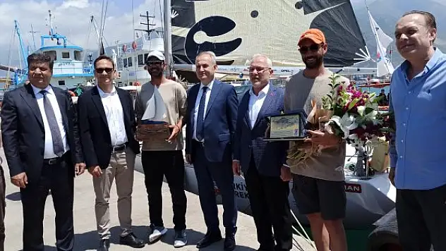 Gökova kardeşlerden yelkende Türkiye rekoru