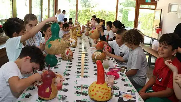 Su kabakları miniklerin elinden renklendi