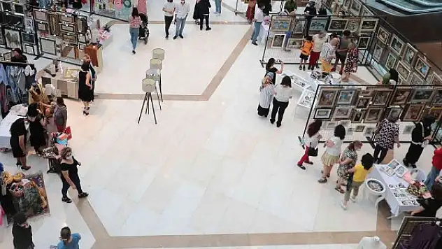 Türk el sanatlarını yaşatıyor