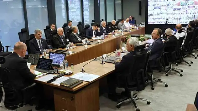 Bakan Soylu, göç ve uyuşturucu konularıyla ilgili 81 ilin valisiyle görüştü