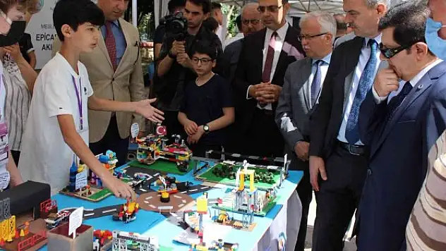 Geleceğin bilim insanları teknoloji şenliğinde buluştu