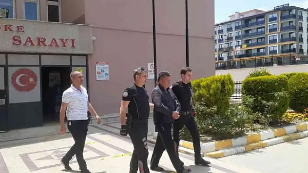Sokakta eşini öldüren şahıs tutuklandı
