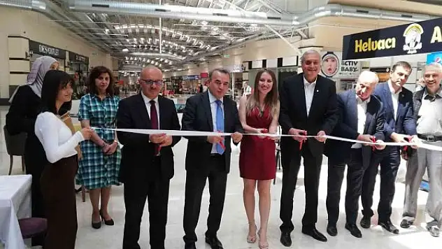 Kara kalem resim sergisi açıldı