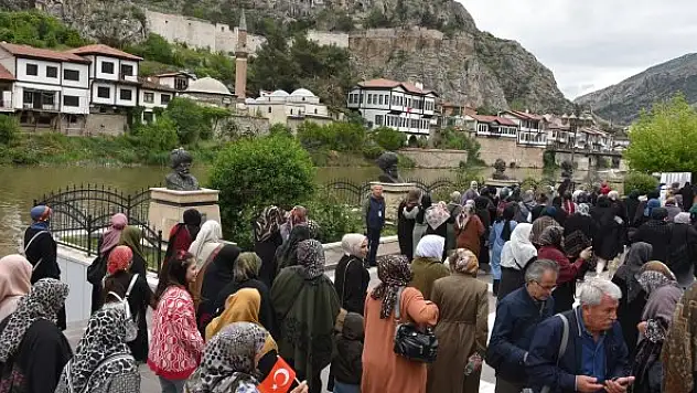 Karatay Belediyesi'nden kadın kursiyerlere Karadeniz gezisi