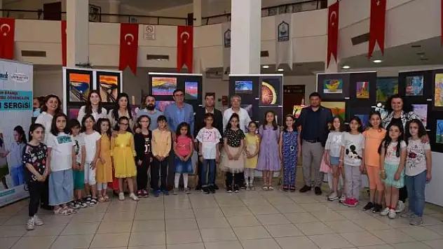 Minik ressamların eserleri görücüye çıktı