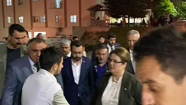 Bakan Yanık, Niğde'de yaralı öğrencileri ziyaret etti