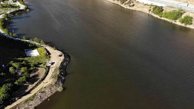 Torul Baraj Gölünde alg patlaması suyun rengini değiştirdi