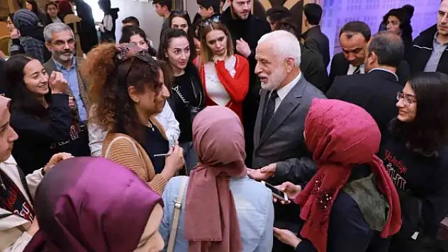 Bilinmeyen yönleriyle Aliya İzzetbegoviç anlatıldı