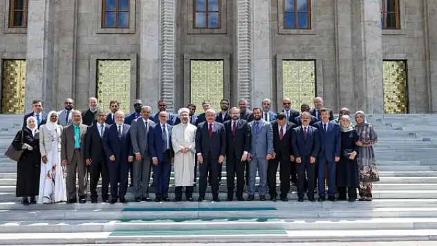 TBMM Başkanı Şentop, Müslüman kanaat önderlerini kabul etti