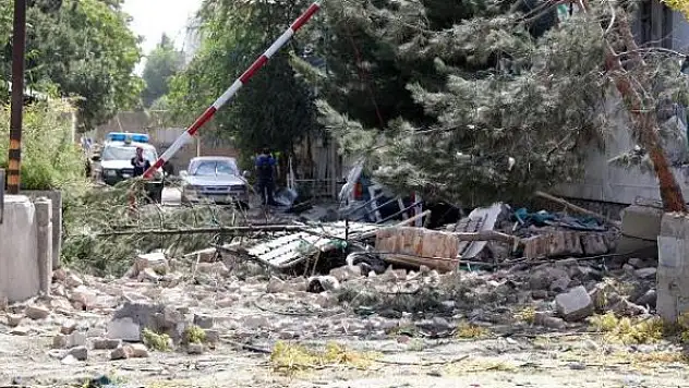 Afganistan'da peş peşe düzenlenen bombalı saldırılarda 14 kişi öldü