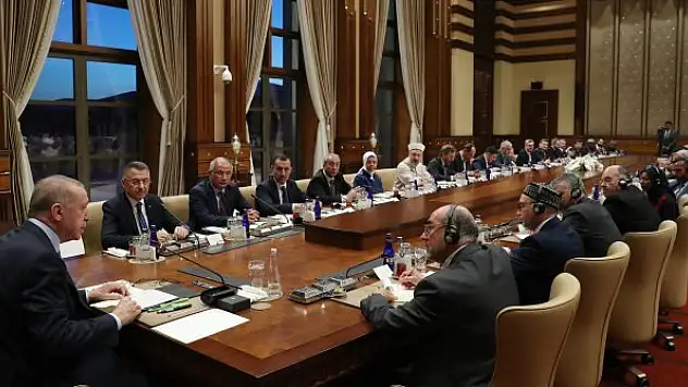 Cumhurbaşkanı Erdoğan, ABD'li ve Kanadalı kanaat önderleriyle görüştü