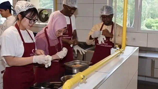 Anadolu Üniversitesi'nde 'Türk Mutfağı Atölyesi' gerçekleştirildi