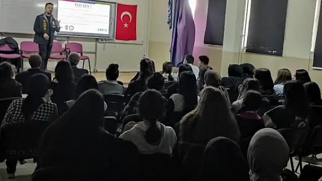 Öğrencilere suçtan korunma yöntemleri anlatılıyor
