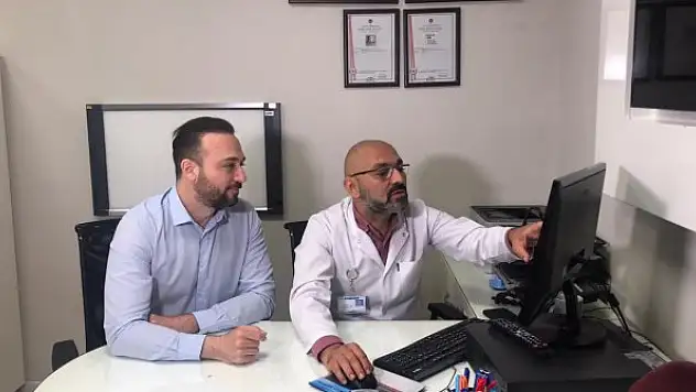 Karnında 40 santimetrelik fıtıkla yaşıyordu