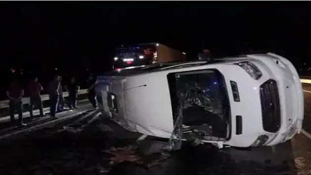 Öğencileri taşıyan minibüs TIR'a çarptı: 17 yaralı