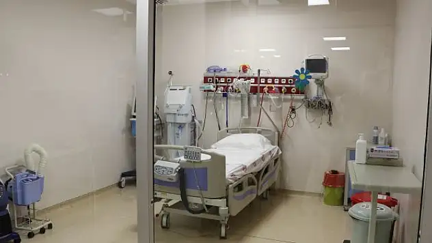Türkiye'nin ilk karantina ve pandemi hastanesinde Covid-19 alanları kapatıldı