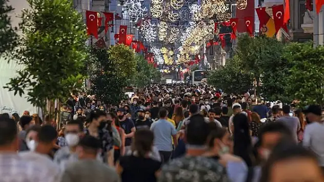 Türkiye'de yaklaşık 2 yıl sonra maskesiz sosyal hayat başladı