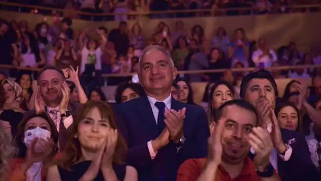 Bakan Ersoy, Buika'yı izledi