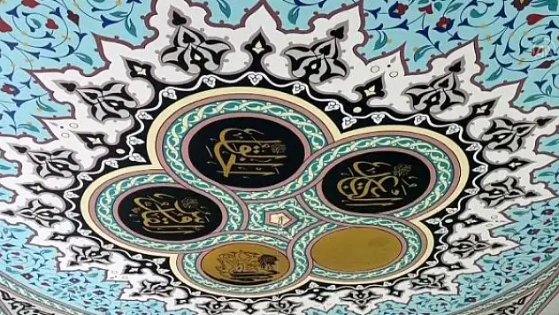 Camileri Selçuklu ve Osmanlı motifleriyle dantel gibi işliyor