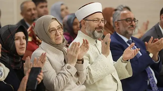 Erbaş, görme engelli hafızlık öğrencilerinin yıl sonu etkinliğine katıldı