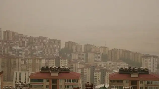 Kahramanmaraş'ta toz bulutları etkili oluyor