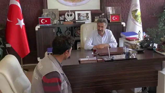 Sosyal medyada gündem olan personele başkandan ödül