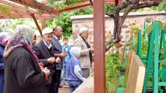 Somuncu Baba Külliyesi'ne ramazan ilgisi