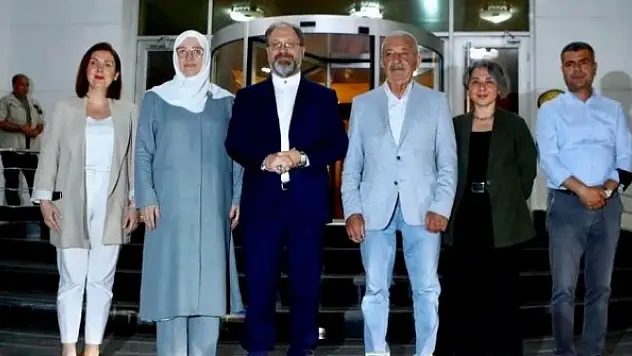 Diyanet İşleri Başkanı Ali Erbaş'a yakın ilgi