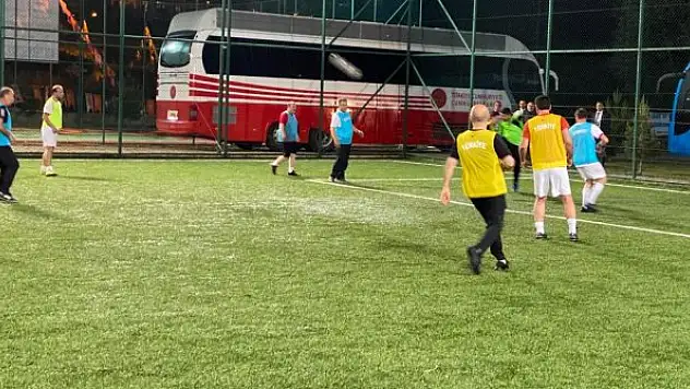 AK Parti Kızılcahamam kampında bakanlar ve milletvekilleri halı saha maçı yaptı