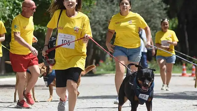 Patili dostlarıyla koştular