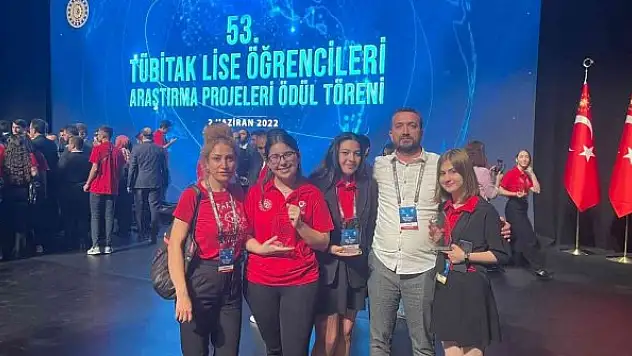 Adanalı öğrencilerden çifte başarı