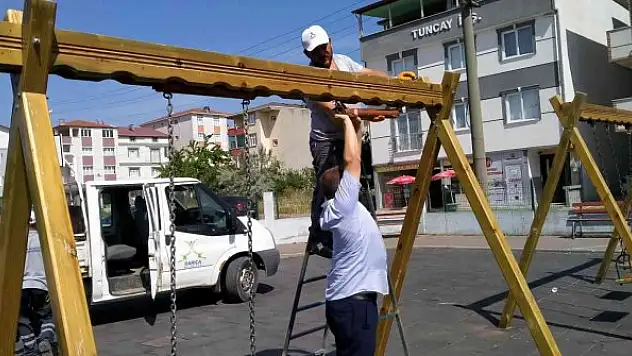 Çocukların güvenliği için parklar yenileniyor