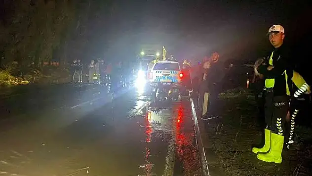 Sel nedeniyle kapanan Nevşehir-Aksaray karayolu trafiğe yeniden açıldı