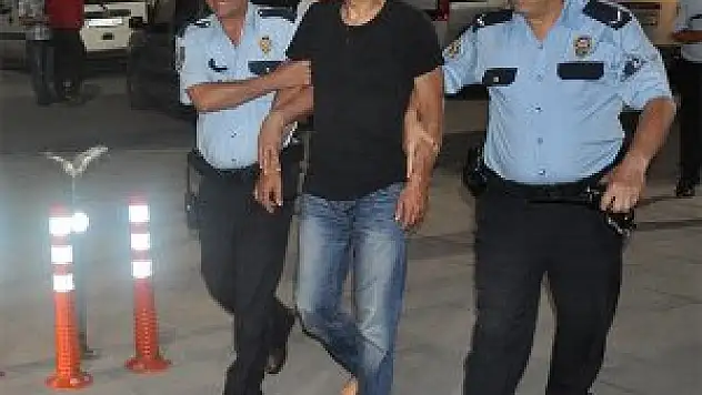 Korkunç cinayet! Annesini öldürdü