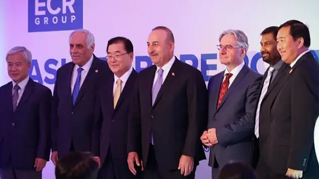 Çavuşoğlu, Çekya'da Asya-Avrupa Siyasi Forumu'na katıldı