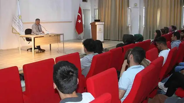 Beyşehir'de 15 Temmuz Demokrasi ve Milli Birlik Gençlik Konferansı