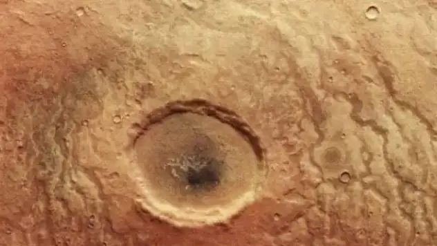 Mars gözlemcisi yeni bir krateri ortaya çıkardı