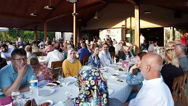 40 yıldır evli çiftler, 40 gündür evli çiftlerle buluştu