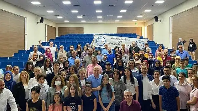 Diyabet hastası çocuklar ve aileleri uzmanlarla bir araya geldi