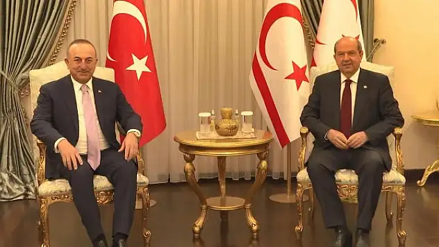 Bakan Çavuşoğlu, KKTC Cumhurbaşkanı Tatar ile görüştü