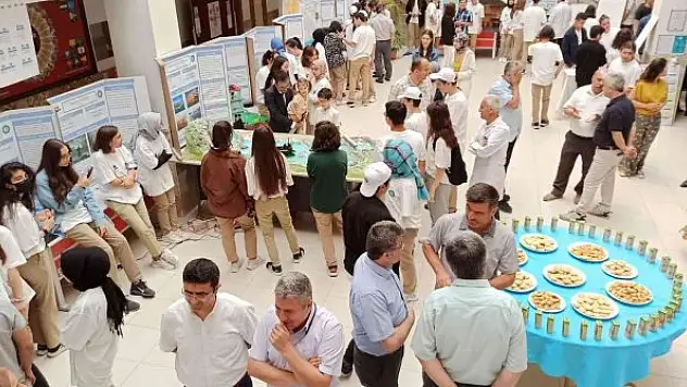 Beyşehir'de bilim fuarında projeler sergilendi