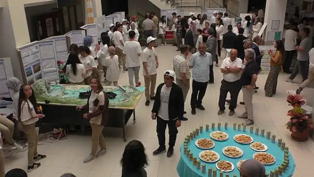 Beyşehir'de '4006 TÜBİTAK Bilim Fuarı' düzenlendi