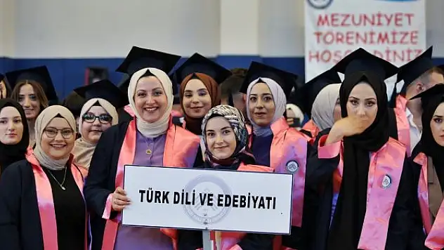 ÇAKÜ'de mezuniyet heyecanı başladı