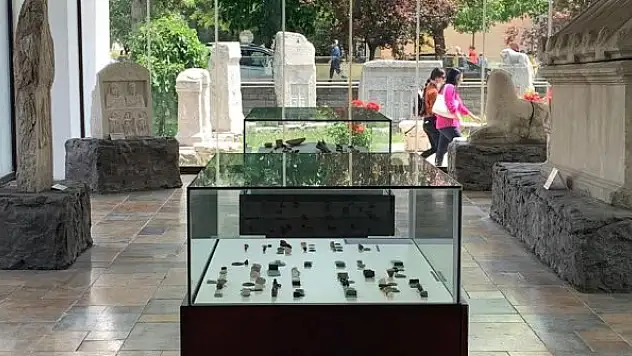 Eski çağlara ait onlarca mühür ziyaretçilerini bekliyor