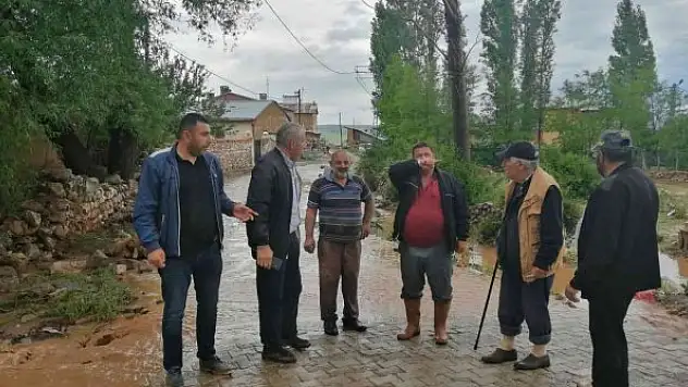 Sağanak yağış tarım arazilerini vurdu