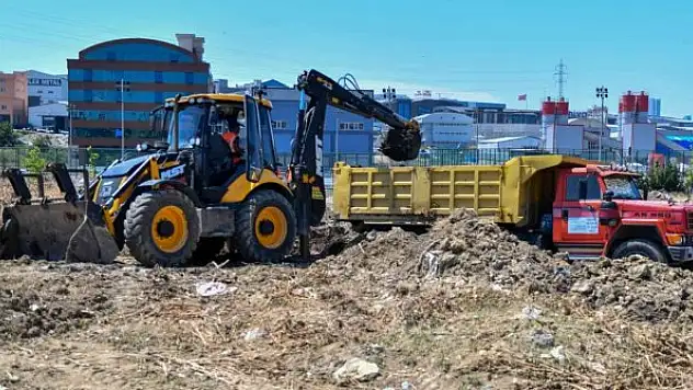 Atıklar organik gübreye dönüştürüldü